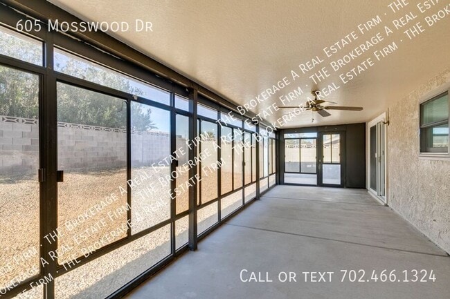 Building Photo - 605 Mosswood Dr