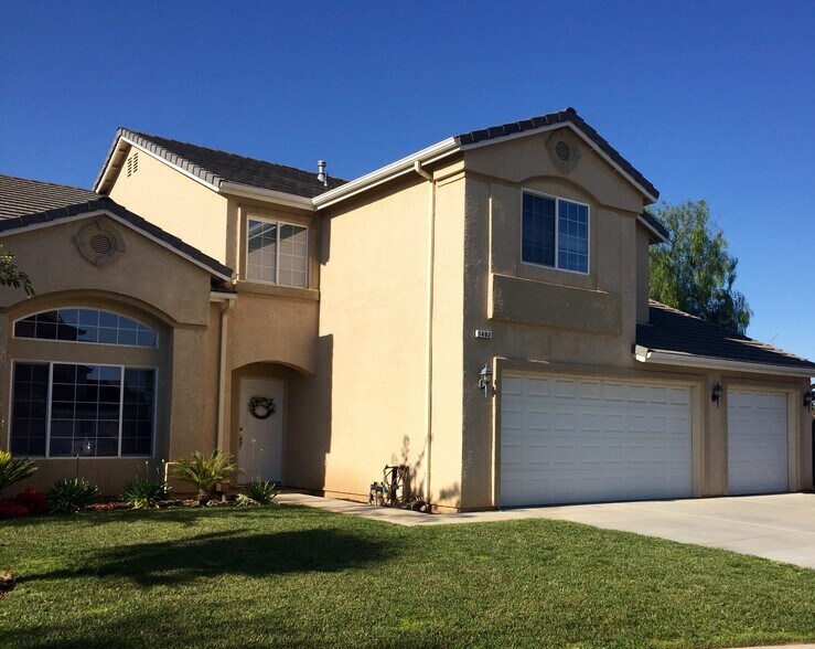 Front - 5462 W Holland Ave