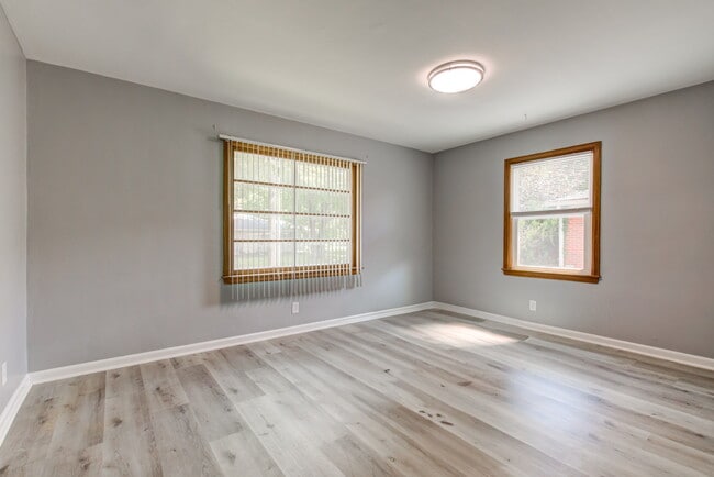 Building Photo - 4610 Rookwood Ave