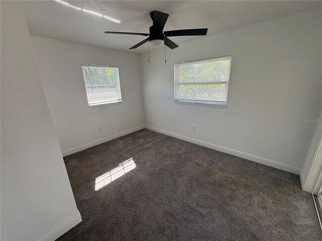 Building Photo - 3740 Aberdeen Dr