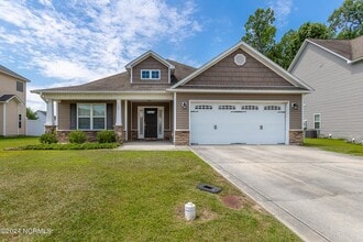 Building Photo - 757 Radiant Dr