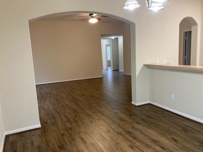 Building Photo - 13000 Lazy Ln