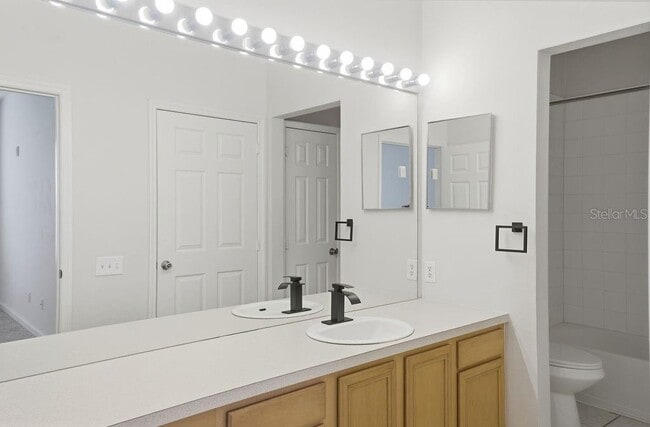 Building Photo - 3190 Dante Dr