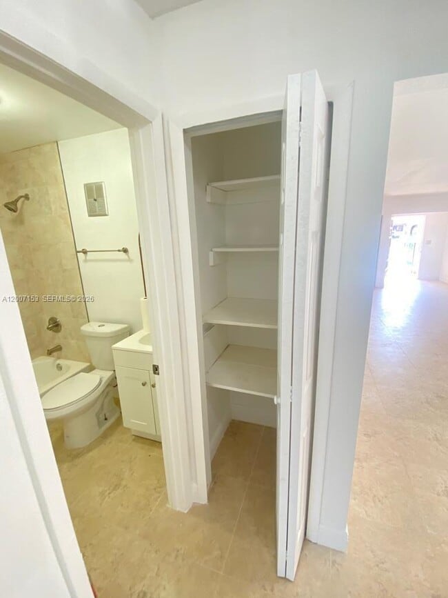 Building Photo - 881 W 37th St