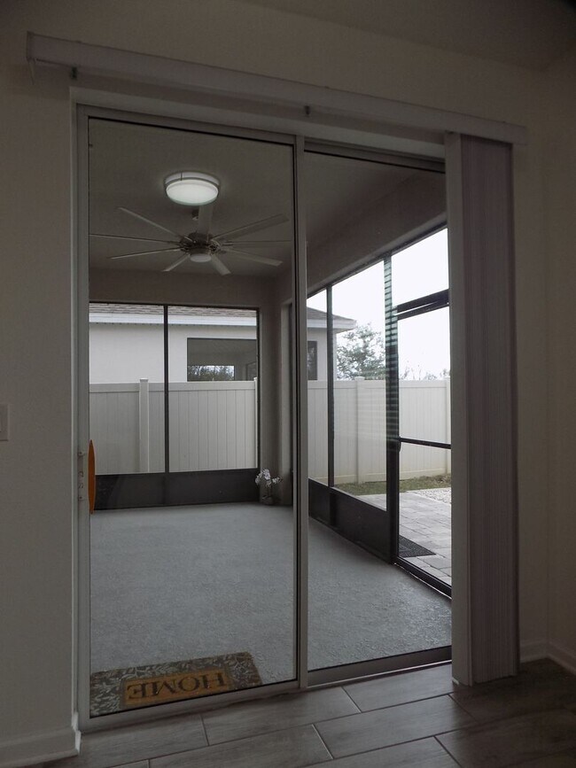 Building Photo - 1713 Chatsworth Cir