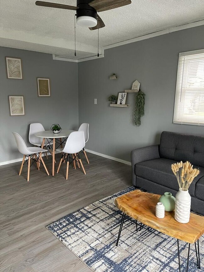 Building Photo - 127 Clearfield St