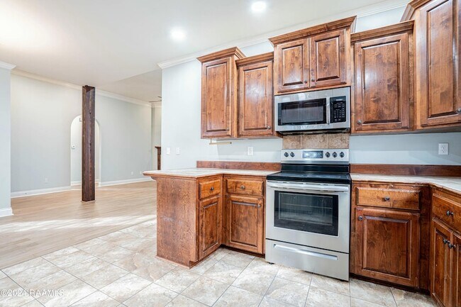 Building Photo - 101 Tara Oak Dr