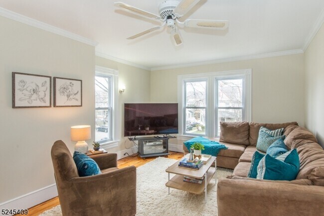 Building Photo - 121 Midland Ave