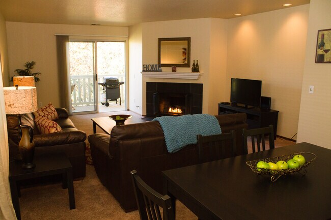 Building Photo - 170 Tuscany Pl