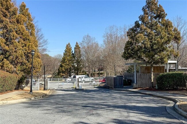 Building Photo - 1213 Van Allen Mews NW
