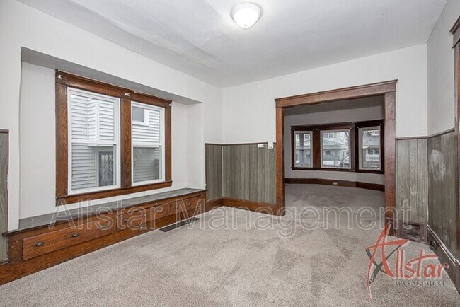 Building Photo - 2045 W 89th St