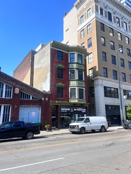 Building Photo - 14 W Court St