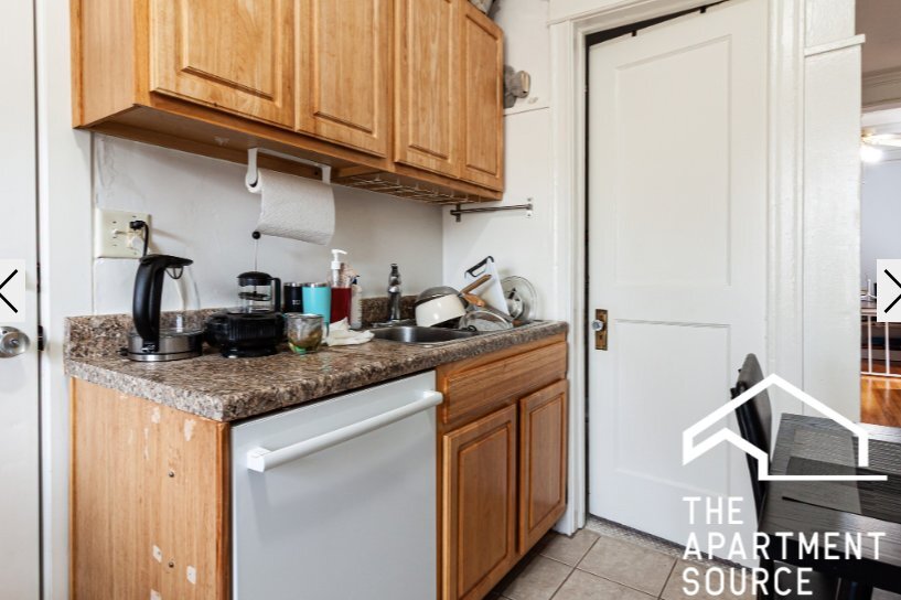 Building Photo - 908 W Belle Plaine Ave