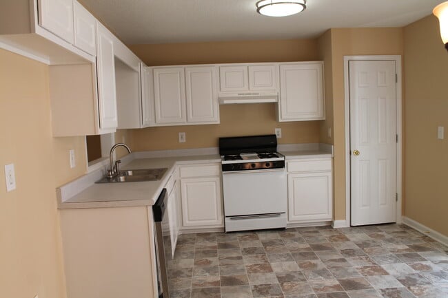 Building Photo - 3 Bed, 2 Bath Beautiful Home. (VIDEO TOUR)