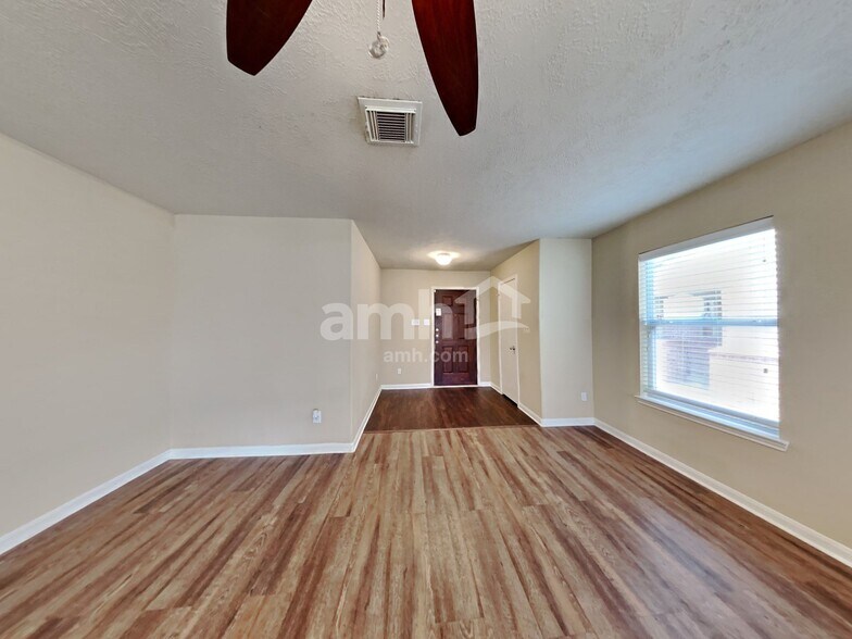 Building Photo - 18107 Shallow Leaf Ln