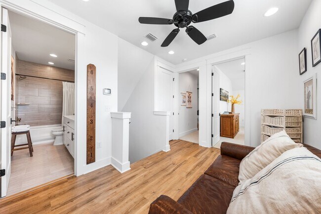 Building Photo - 245 Log Landing St