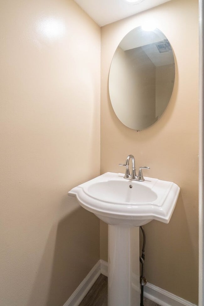 Building Photo - Beautiful 2 Story 3 BD 3.5 BA home in Burtonsville, MD