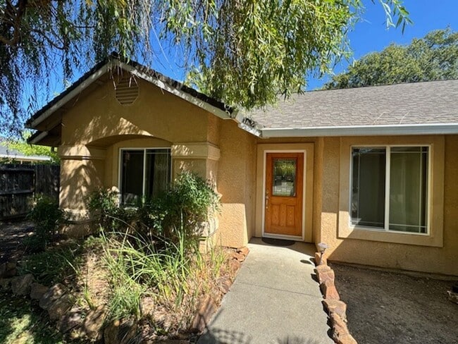 Building Photo - $300 Move in Special - Beautiful South Redding Home