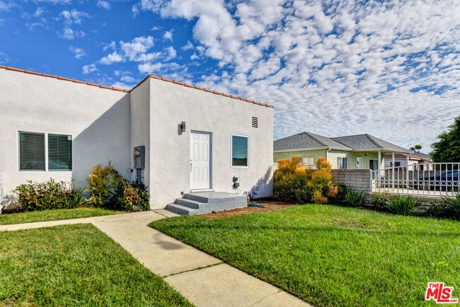 Building Photo - 14730 Firmona Ave