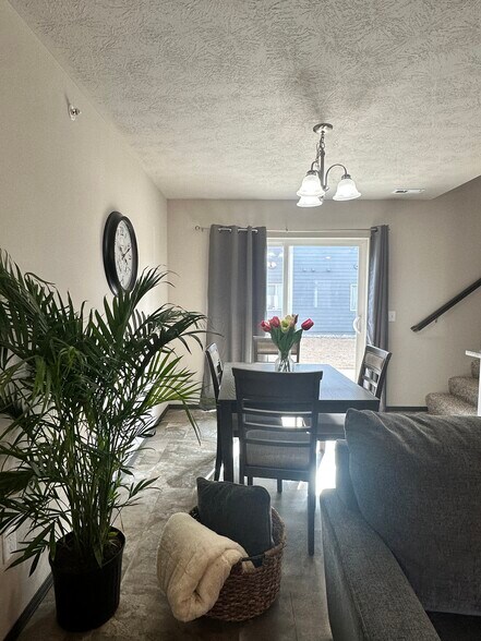 Building Photo - 2200 N Main Ave