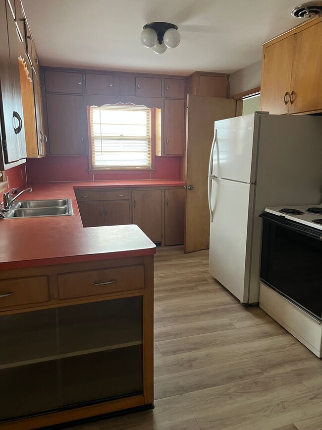 Building Photo - 524 Jefferson Ave