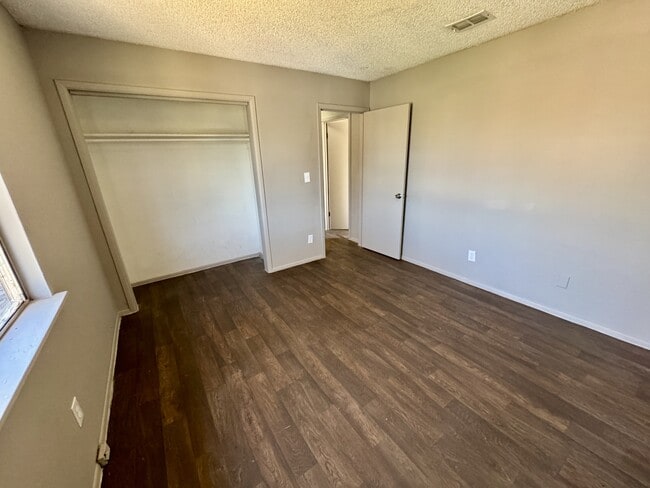 Building Photo - 5113 Sierra St