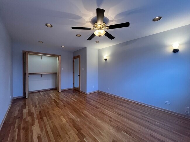 Building Photo - 449 W 37th St
