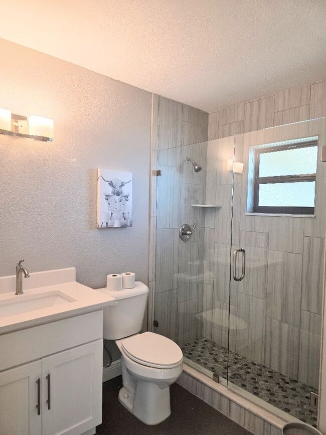 Building Photo - Beautiful waterfront property in Woodland Estates.