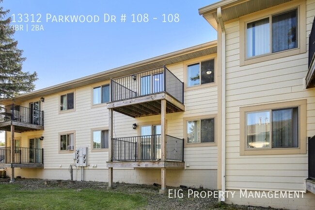 Building Photo - 13312 Parkwood Dr