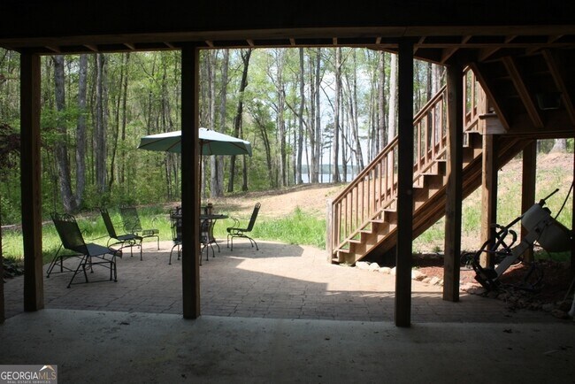 Building Photo - 207 Lakeview Ct