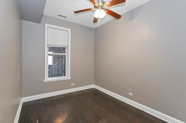 Building Photo - 2642 W Potomac Ave