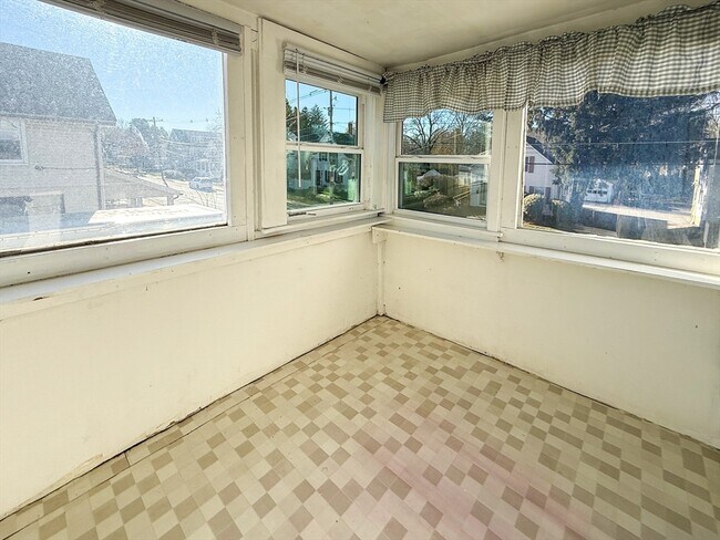 Building Photo - 258-260-260 Main St