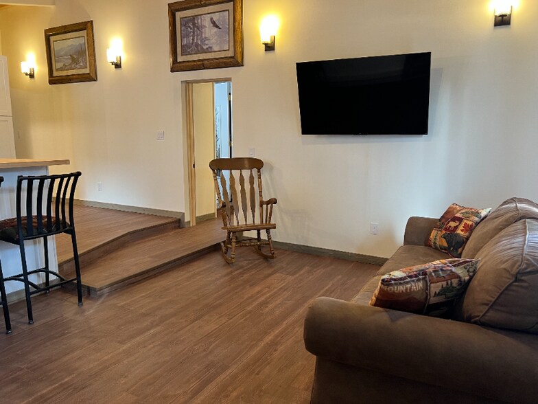 Building Photo - 2301 Lincoln Ave