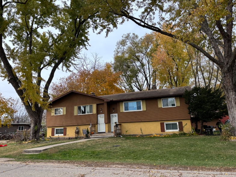 Building Photo - 1802 Martin St