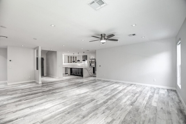 Building Photo - 6929 E Mariposa Dr