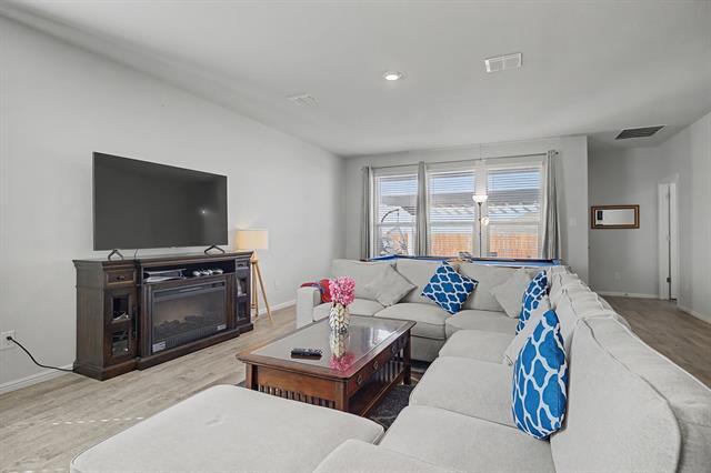 Building Photo - 8913 Oil Barron Ave