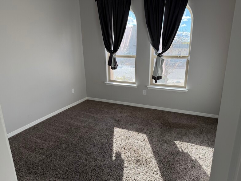 Building Photo - 3066 Don Buck Dr