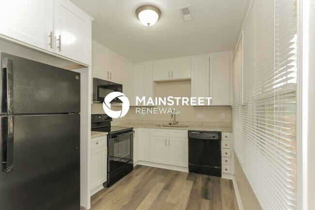 Building Photo - 2 Bedroom Pet-Friendly Home in CHARLOTTE, ...