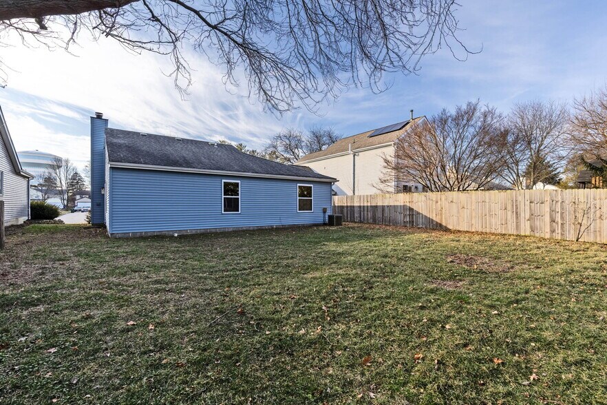 Building Photo - 1800 Weather Stone Ln