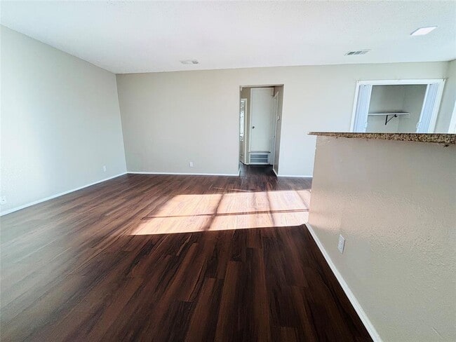 Building Photo - 10211 Brownie Dr