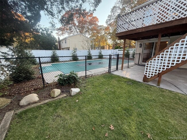 Building Photo - 1671 Claas Ave