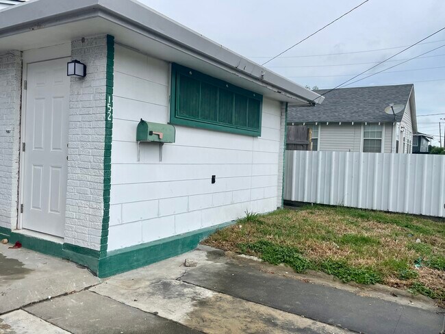 Primary Photo - 152 Rencopas Ct