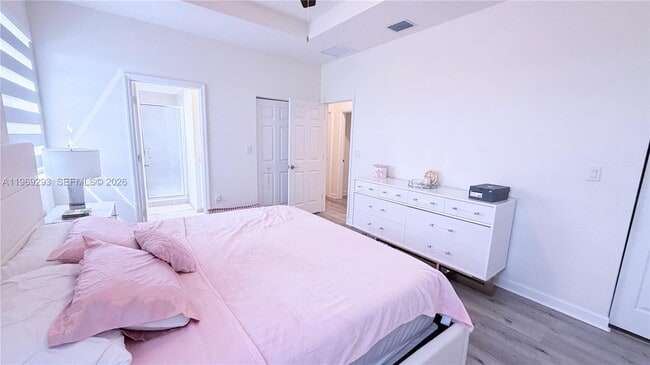 Building Photo - 3264 W 100th Terrace