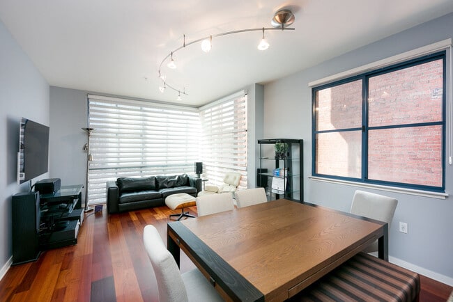 Building Photo - 88 Townsend St