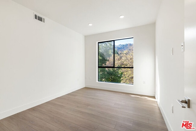 Building Photo - 3651 Regal Pl