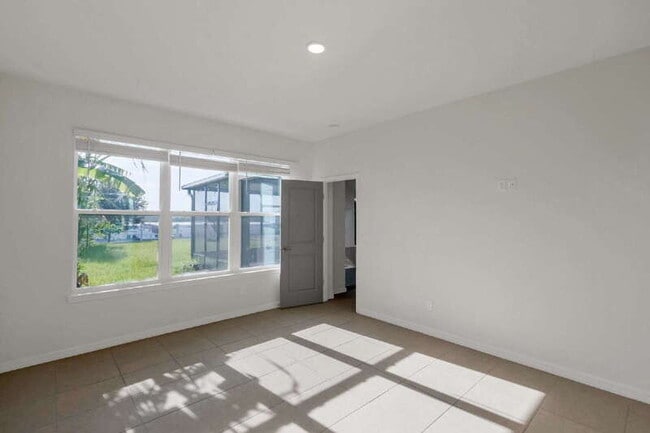 Building Photo - 1004 Heron Sound Dr