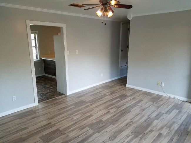 Building Photo - 3/2 in darling area of Ocean Springs