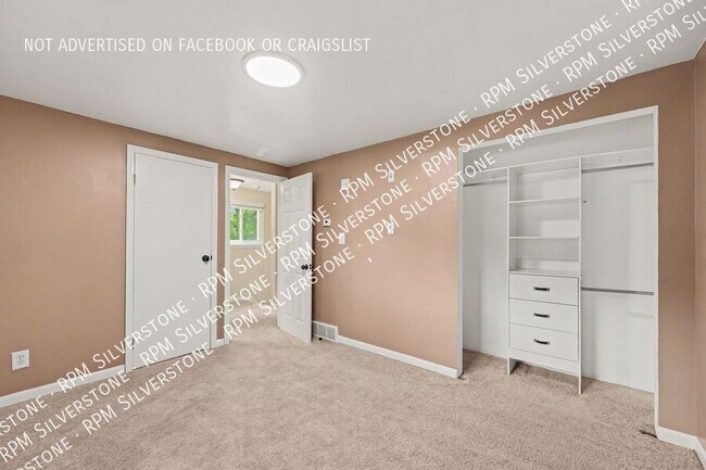 Building Photo - 8600 Russell-