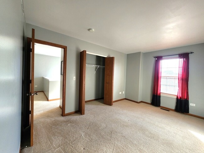 Building Photo - 2552 Cesario Dr