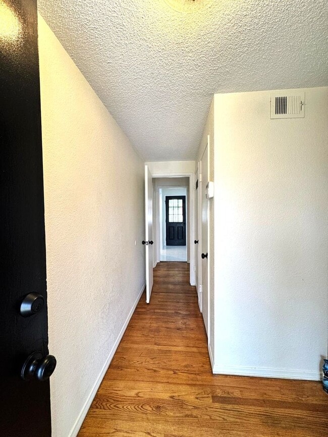Building Photo - Rare 3 Bed Solar Home for Rent in Pomona Near Claremont & La Verne | Yard, Office, Garage